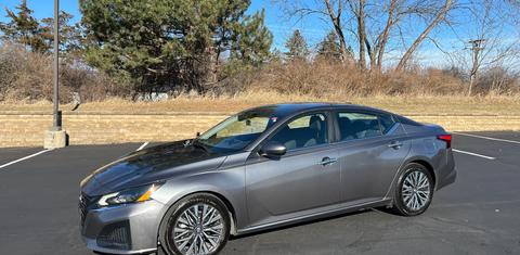 Nissan Altima 2023