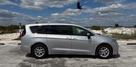Chrysler Pacifica 2023