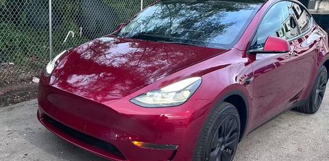 Tesla Model Y 2024