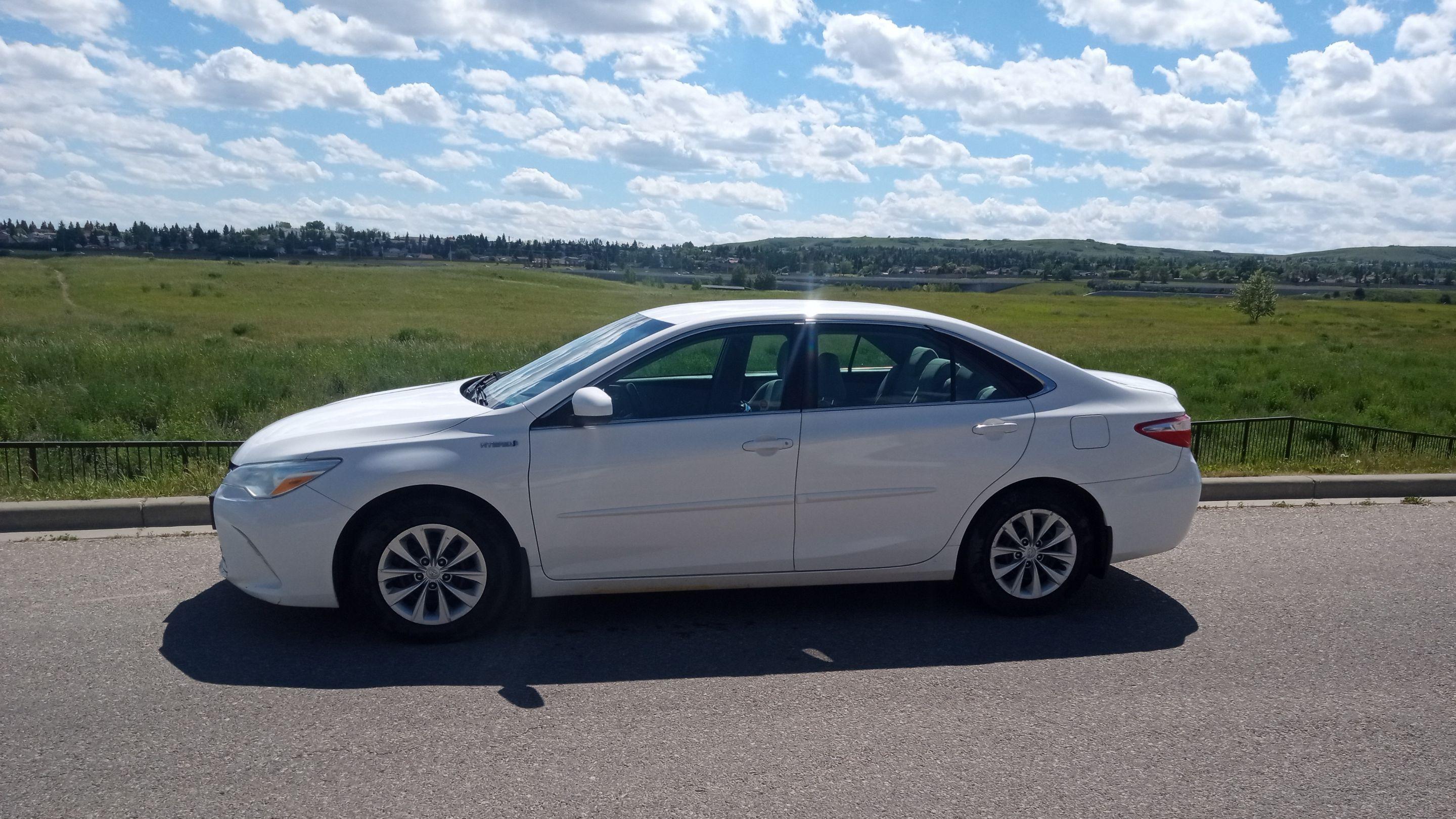 Toyota Camry Hybrid 2015 à Edmonton, AB