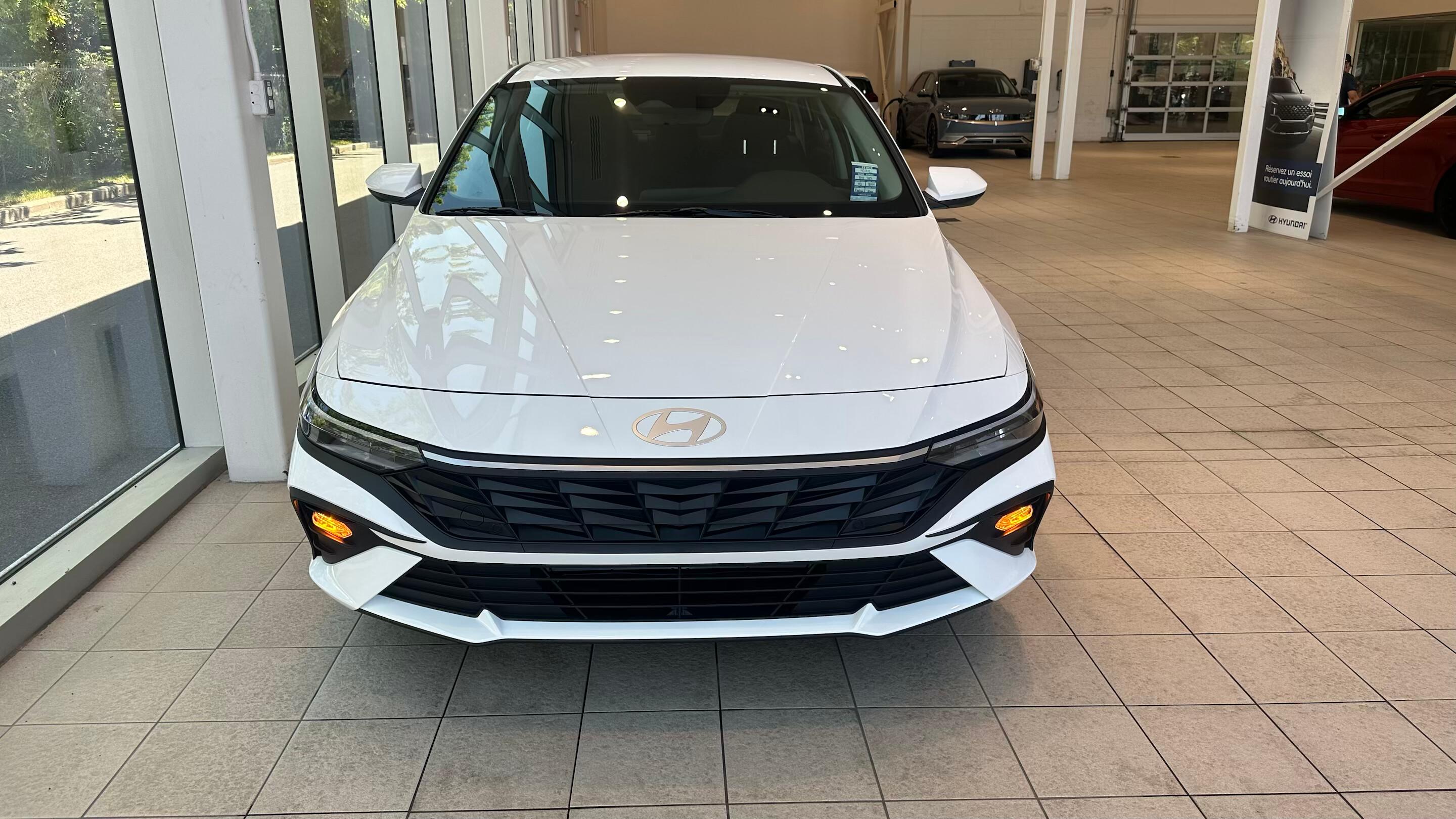 Hyundai Elantra 2024 à 