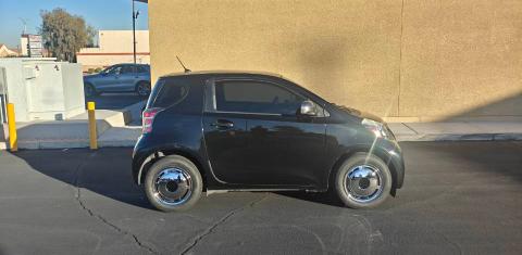 Scion iQ 2013