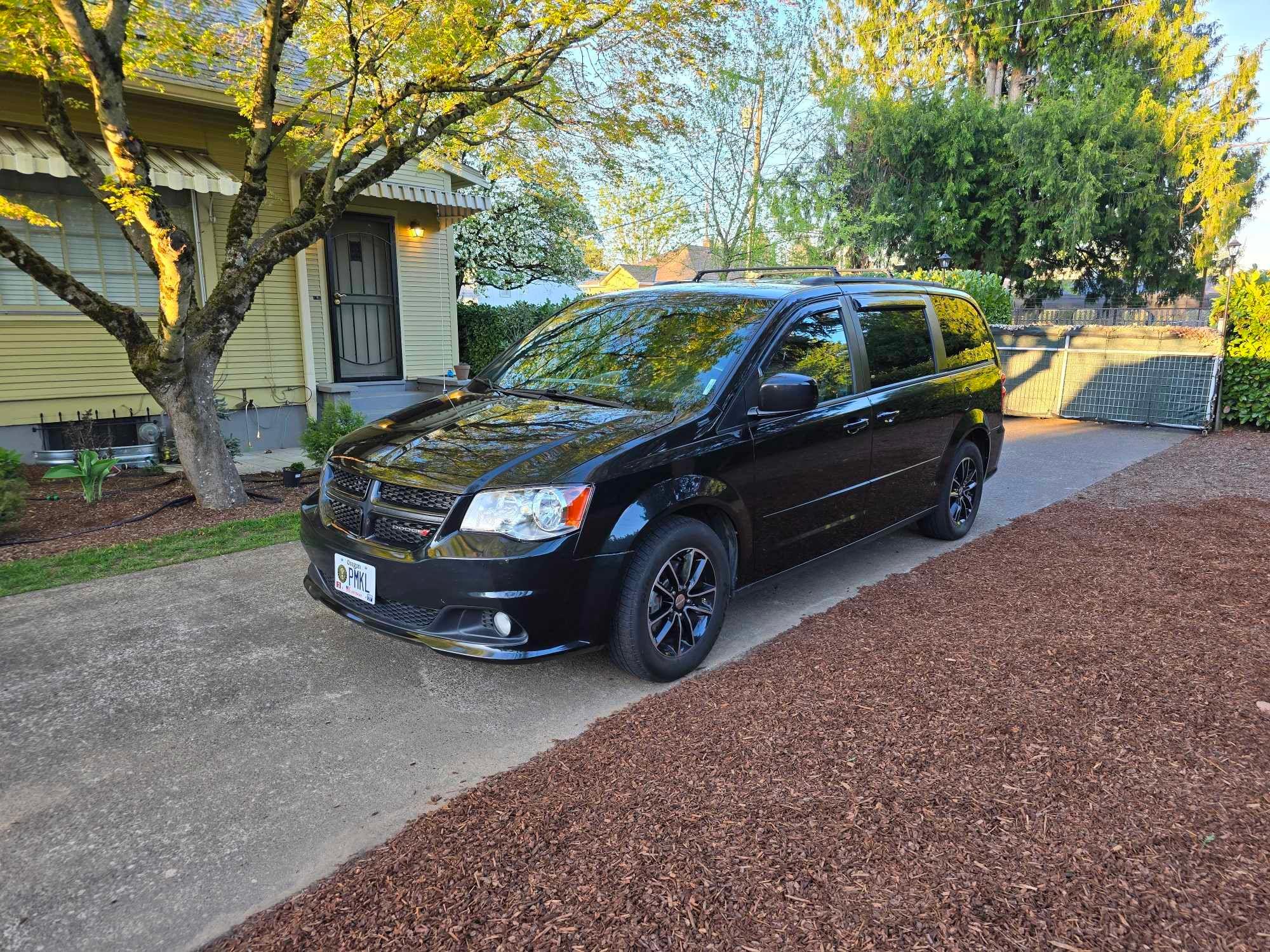 Dodge Grand Caravan 2017 in Portland, OR