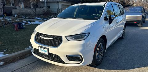Chrysler Pacifica 2023
