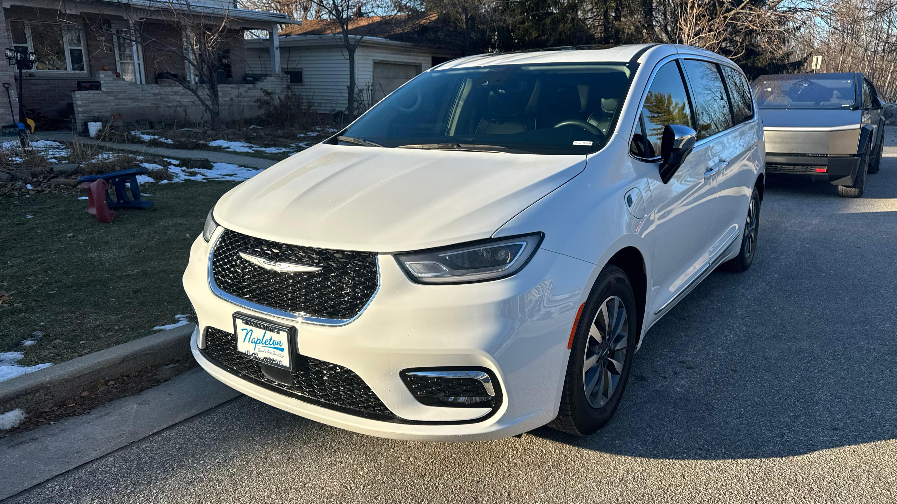 Chrysler Pacifica 2023 in Greenfield, WI