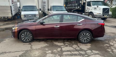 Nissan Altima 2025