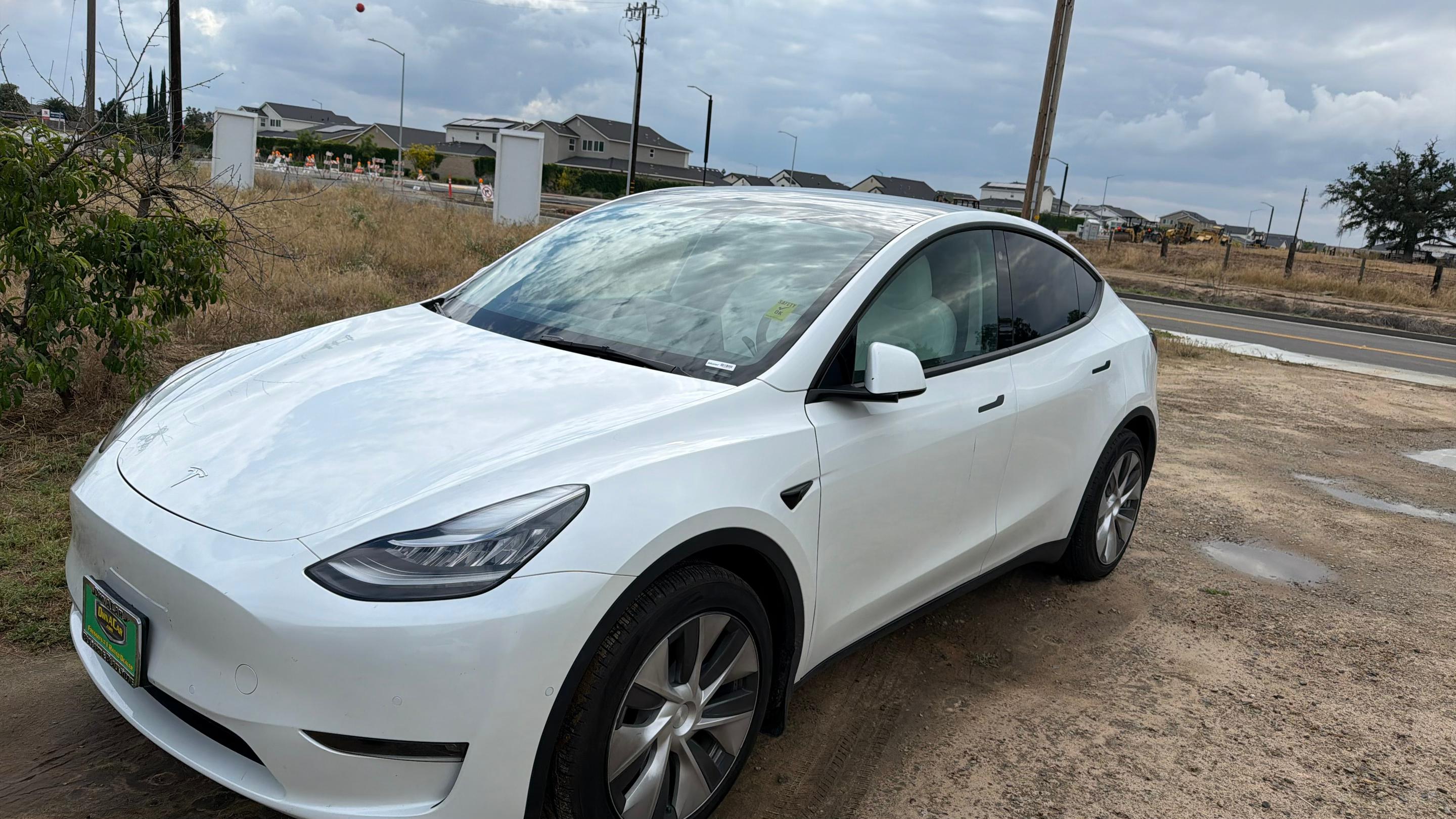 Tesla Model Y 2021 in Dinuba, CA
