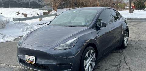 Tesla Model Y 2023