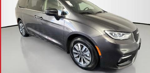 Chrysler Pacifica 2023