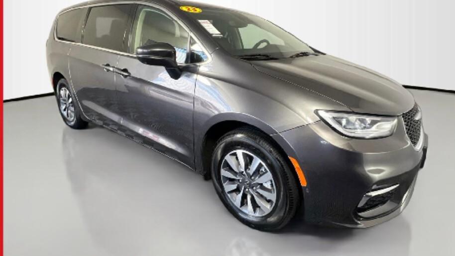 Chrysler Pacifica 2023 in Riverview, FL
