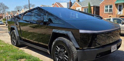 Tesla Cybertruck 2025