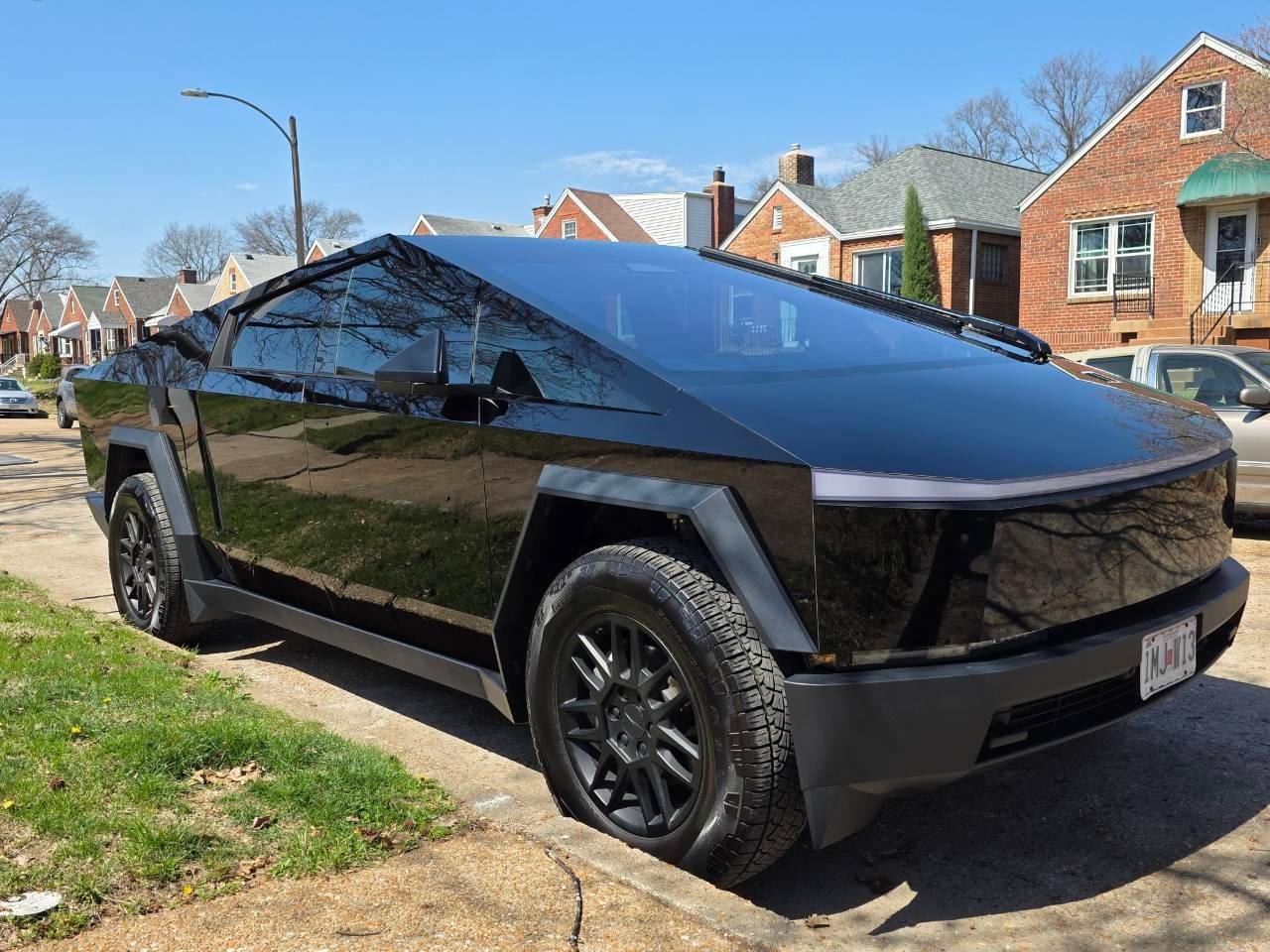 Tesla Cybertruck 2025 in St. Louis, MO