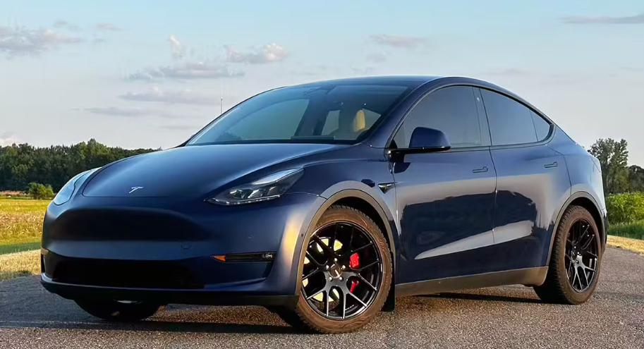 Tesla Model Y 2023 in Dedham, MA