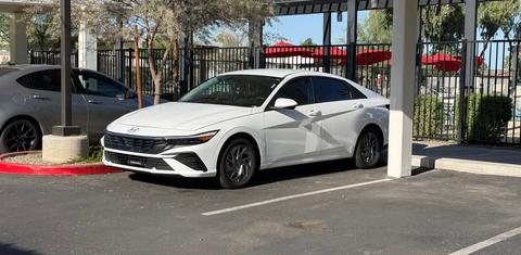 Hyundai Elantra Hybrid 2026