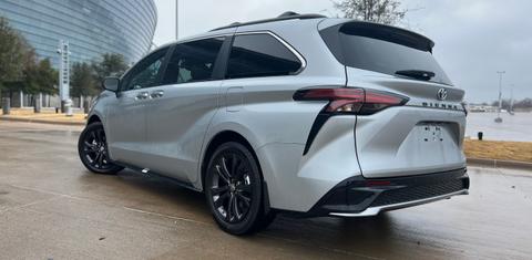 Toyota Sienna 2024