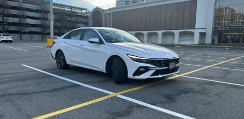 Hyundai Elantra 2024