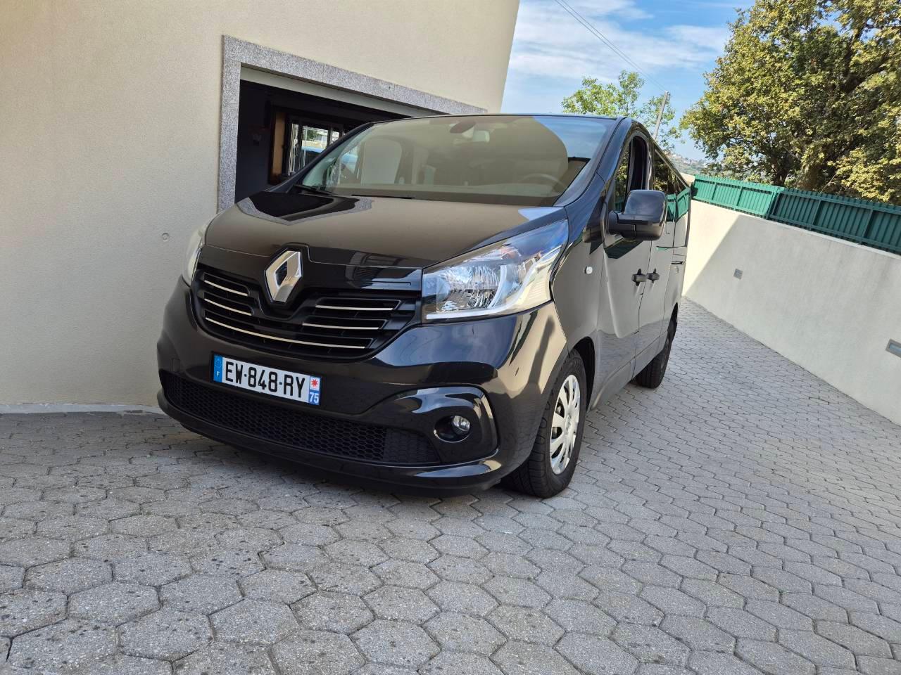 Renault TRAFIC III 2018 à Savigny-sur-Orge