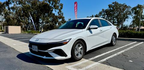 Hyundai Elantra 2024