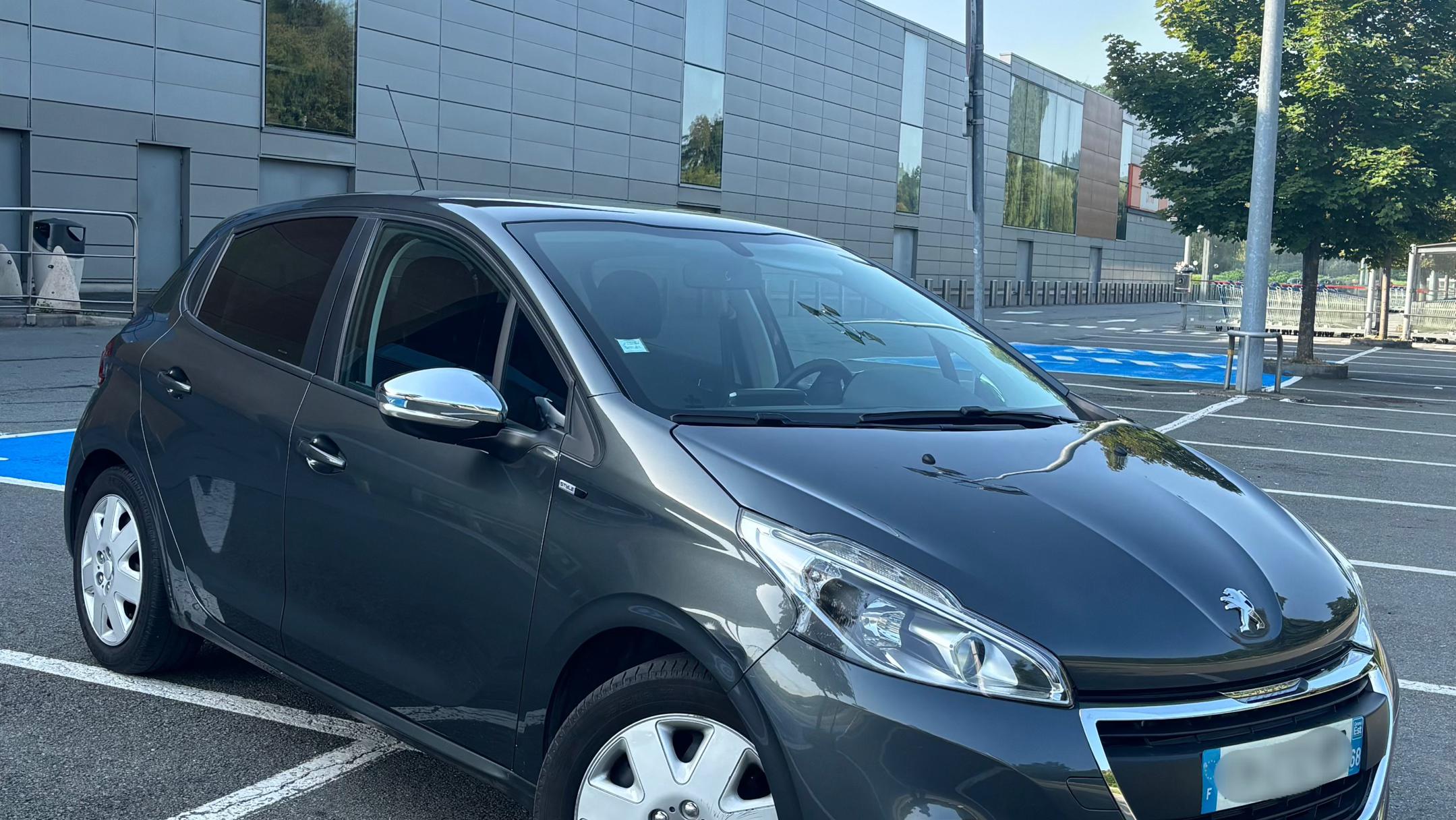 Peugeot 208 2016 à Altkirch