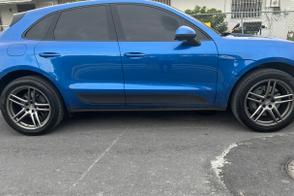 Porsche Macan car