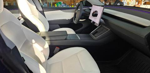 Tesla Model Y 2026
