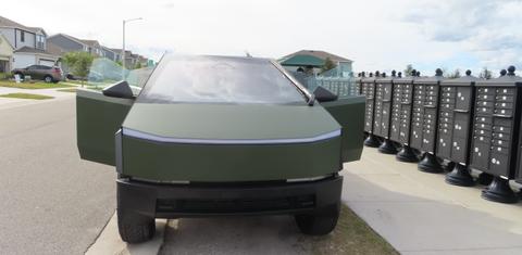 Tesla Cybertruck 2025