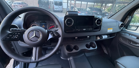 Mercedes-Benz Sprinter 2025
