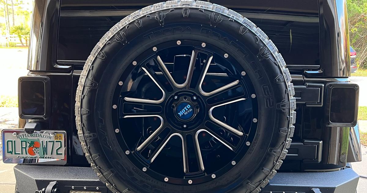 Jeep Wrangler Unlimited 2015 rental in Lutz, FL by Juan Carlos M. Turo