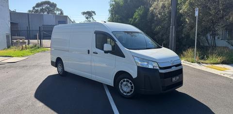 Toyota HIACE 2021