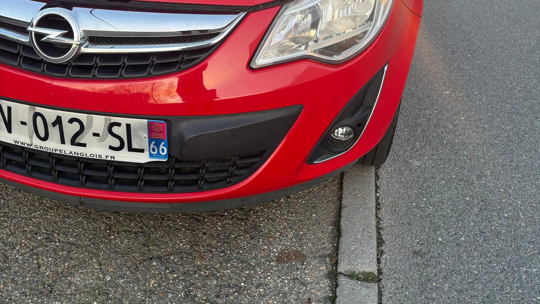 Opel CORSA 2013 à Châteaugiron