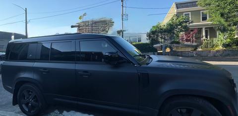 Land Rover Defender 2023