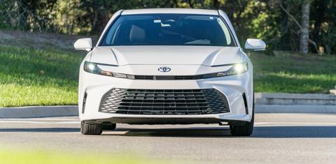 Toyota Camry Hybrid 2025