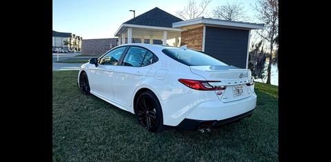 Toyota Camry Hybrid 2026