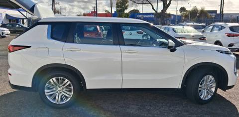 Mitsubishi OUTLANDER 2023