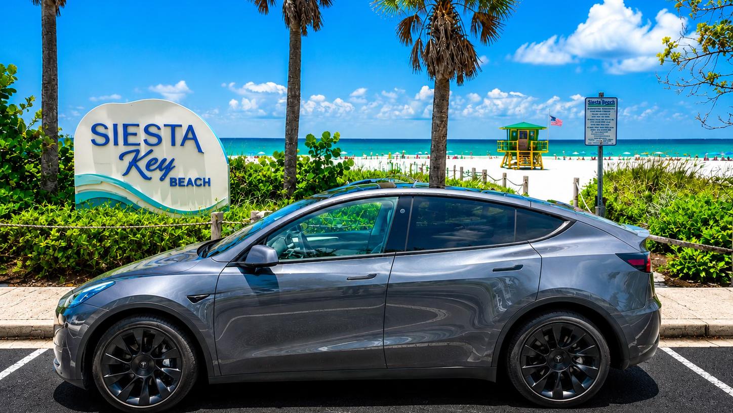 Tesla Model Y 2023 in Sarasota, FL