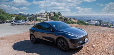 Tesla Model Y 2024