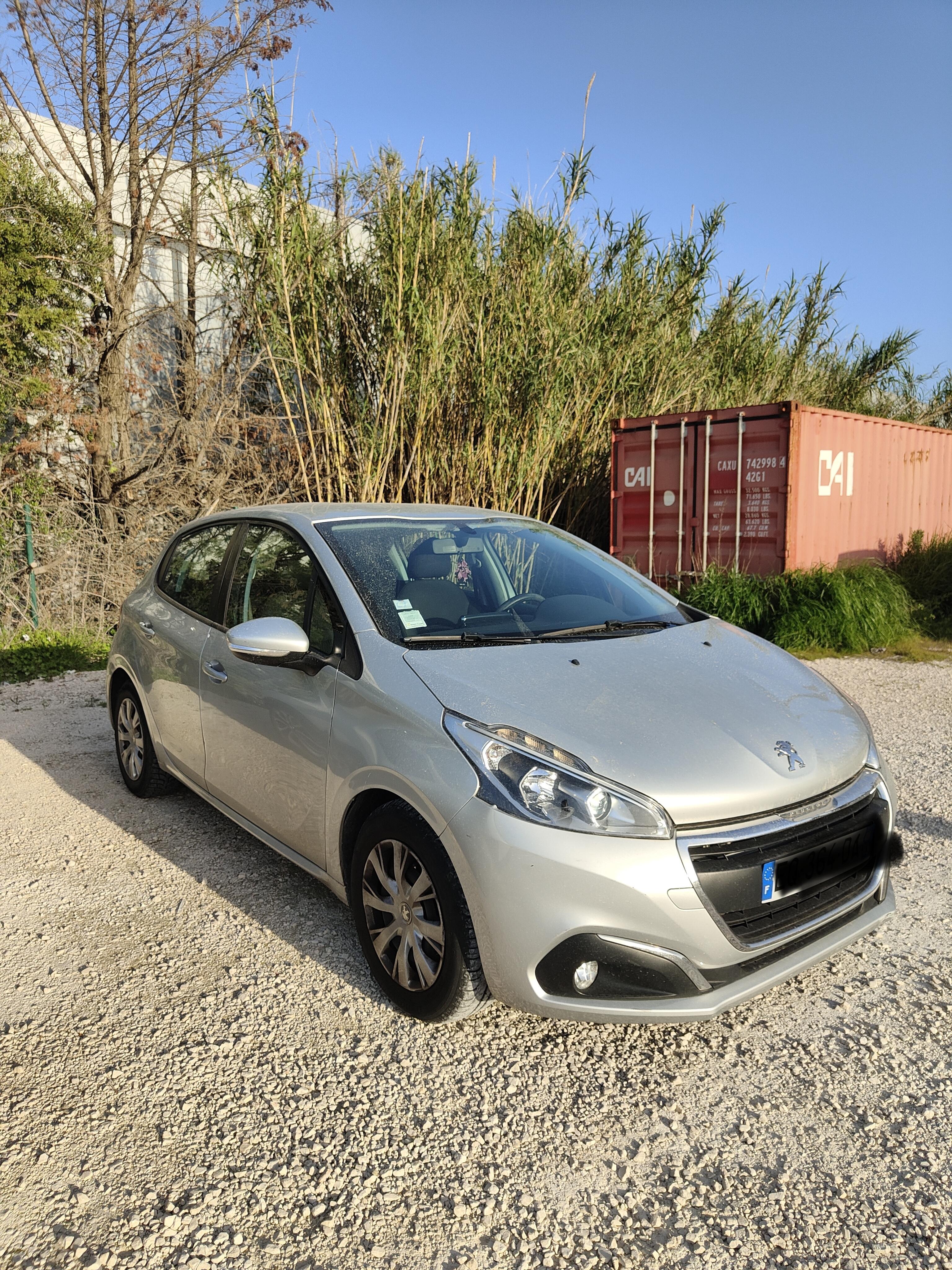 Peugeot 208 2017 à La Seyne-sur-Mer