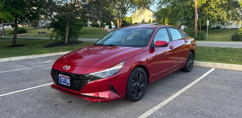 Hyundai Elantra 2022