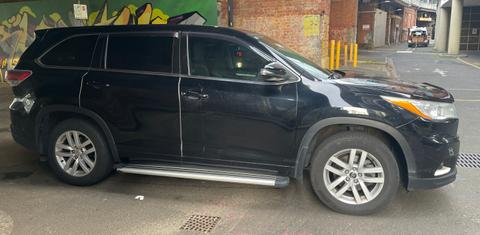 Toyota KLUGER 2015