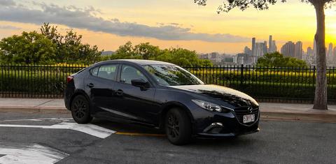 Mazda MAZDA3 2015
