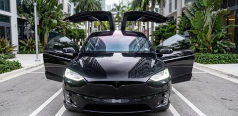 Tesla Model X 2021