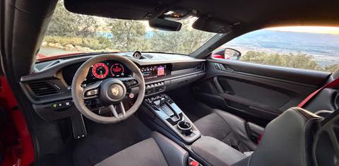 Porsche 911 2025