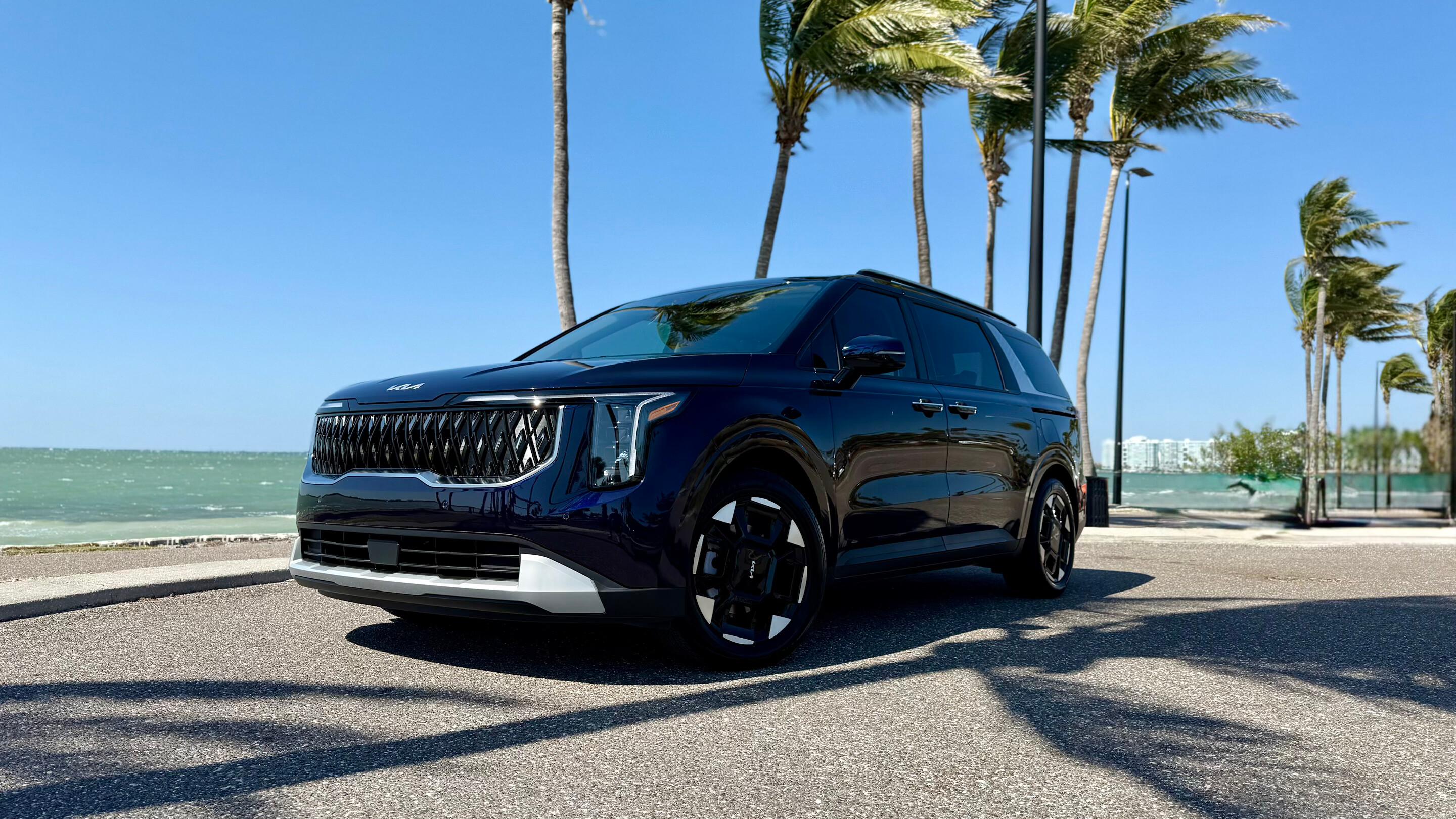 Kia Carnival 2025 in Sarasota, FL
