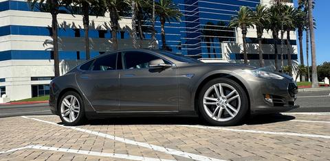Tesla Model S 2015