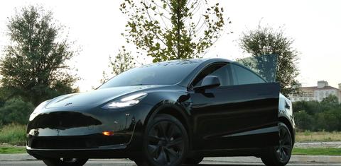 Tesla Model Y 2025
