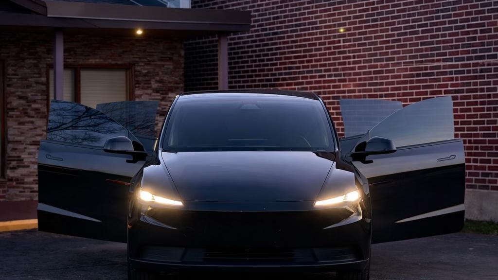 Tesla Model Y 2026 in Lincolnwood, IL