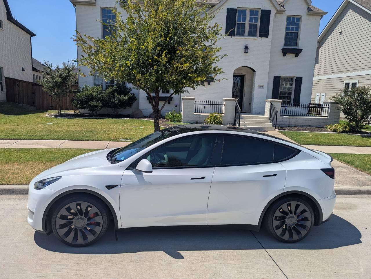 Tesla Model Y 2021 in Frisco, TX