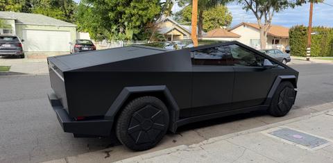 Tesla Cybertruck 2025