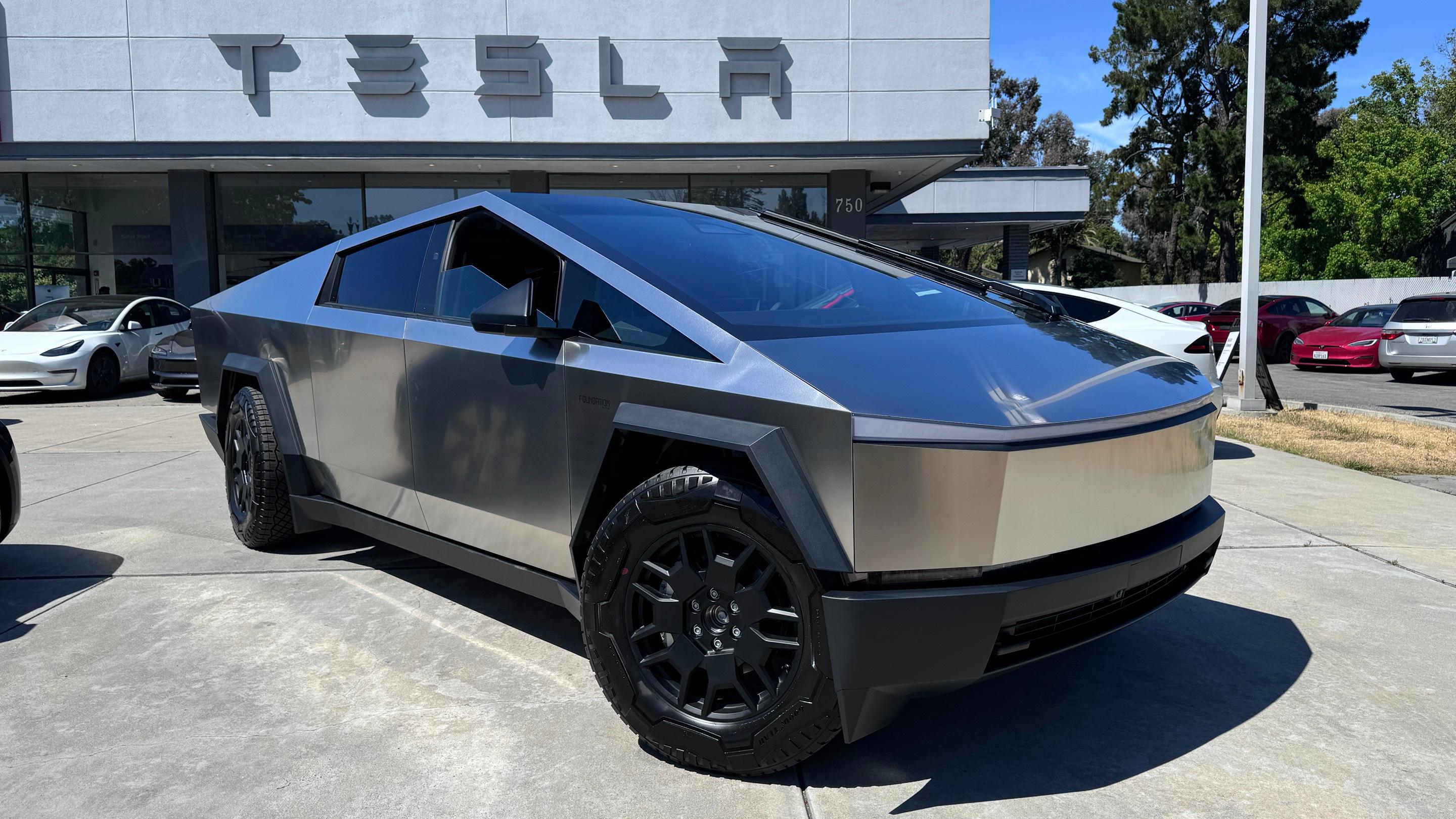 Tesla Cybertruck 2024 in 