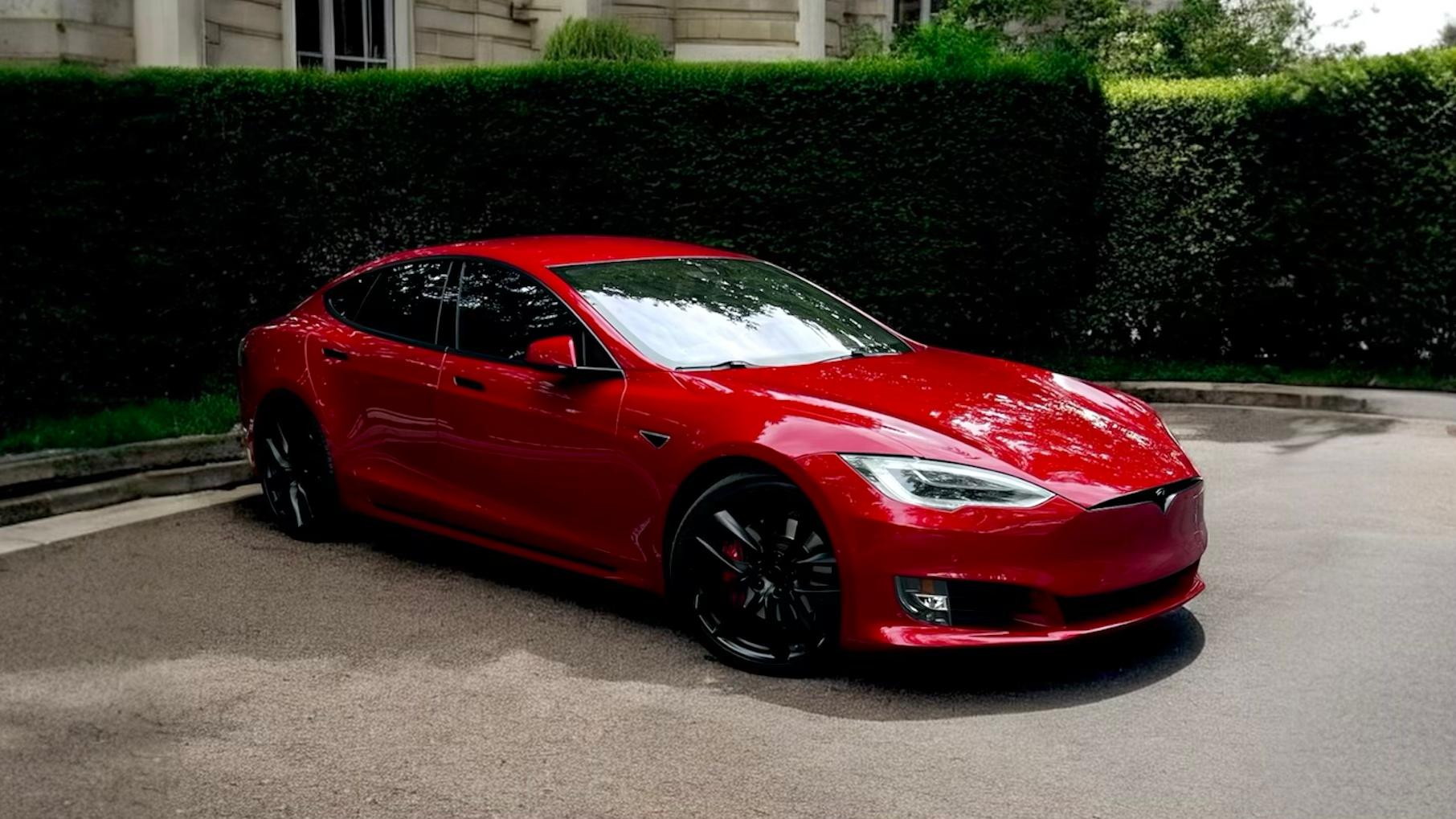 Tesla Model S 2016 in 